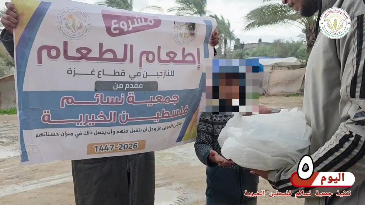 اليوم الخامس اعداد وتوزيع الوجبات الساخنة على النازحين في غزة